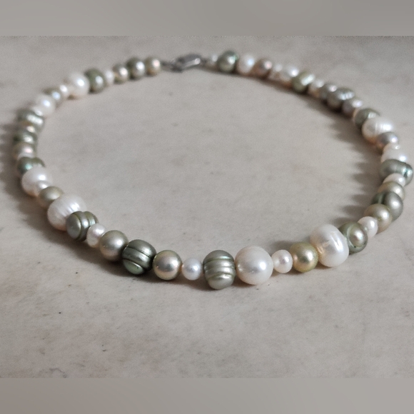 Genuine Cultured Pearls Necklace - Picture 6 of 14